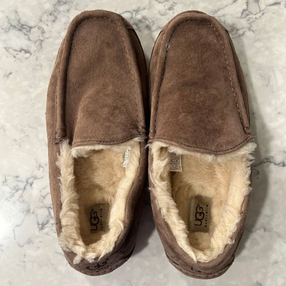 Ugg Ascot Men's Size 10 Chestnut Slippers slip on
